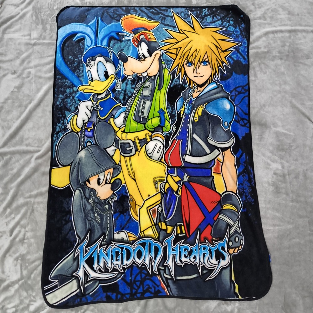 Disney Kingdom Hearts Group Throw Blanket 44x64 Mickey Goofy Donald Sora RARE